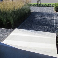 bedrijfstuin-Duffel-modern-grassen-beton